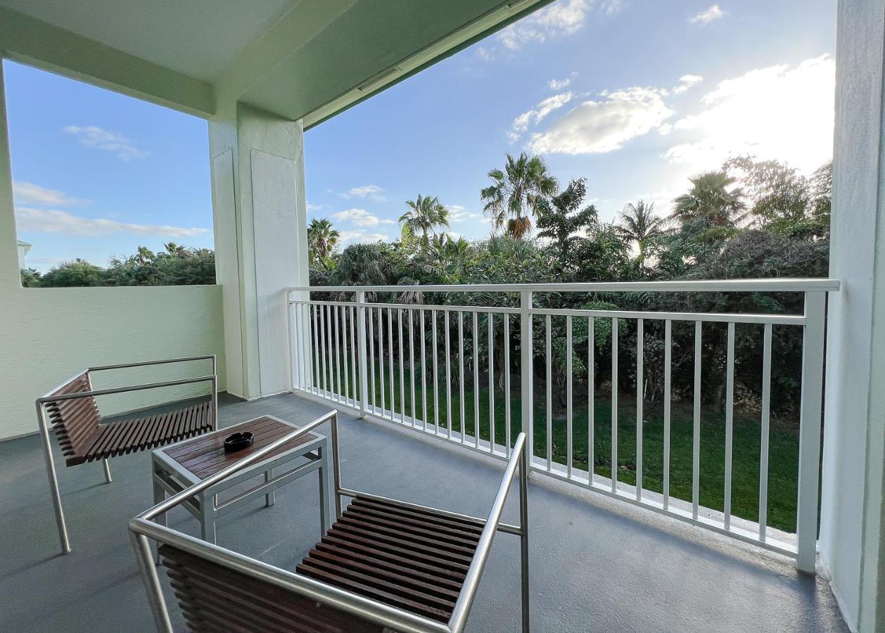 マイアミ Modern Private Studio - King Bed, Jacuzzi, Balcony And Poolアパートホテル エクステリア 写真