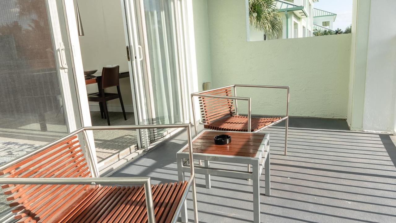 マイアミ Modern Private Studio - King Bed, Jacuzzi, Balcony And Poolアパートホテル エクステリア 写真