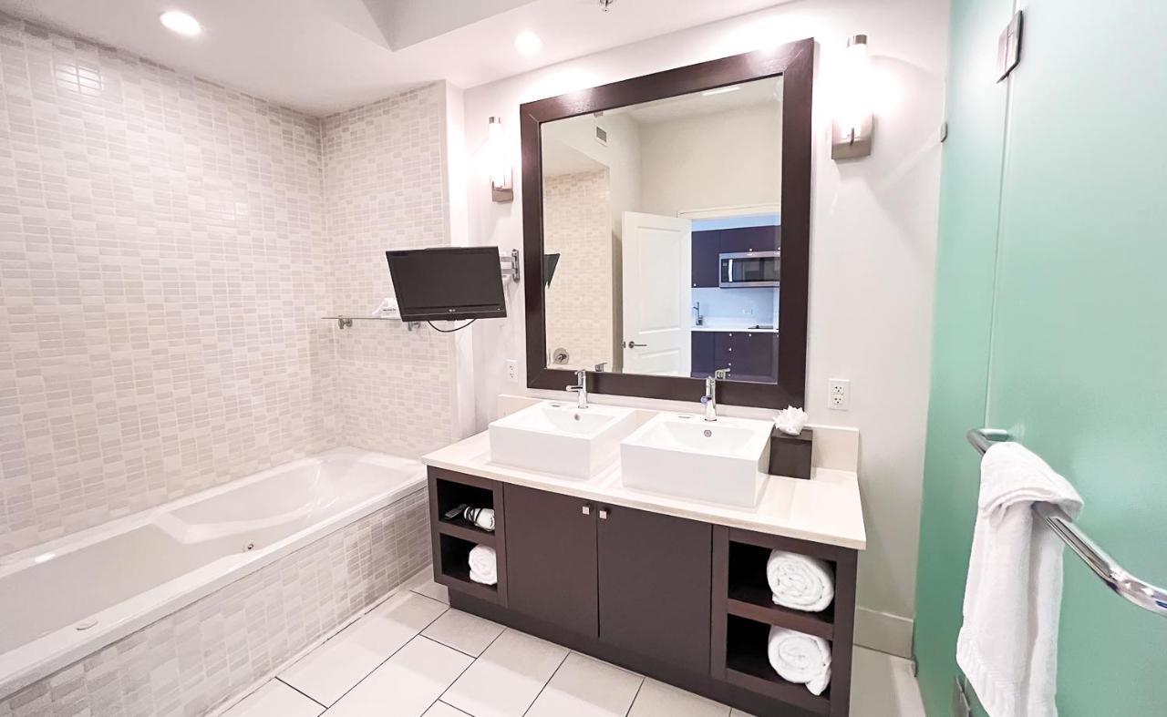 マイアミ Modern Private Studio - King Bed, Jacuzzi, Balcony And Poolアパートホテル エクステリア 写真
