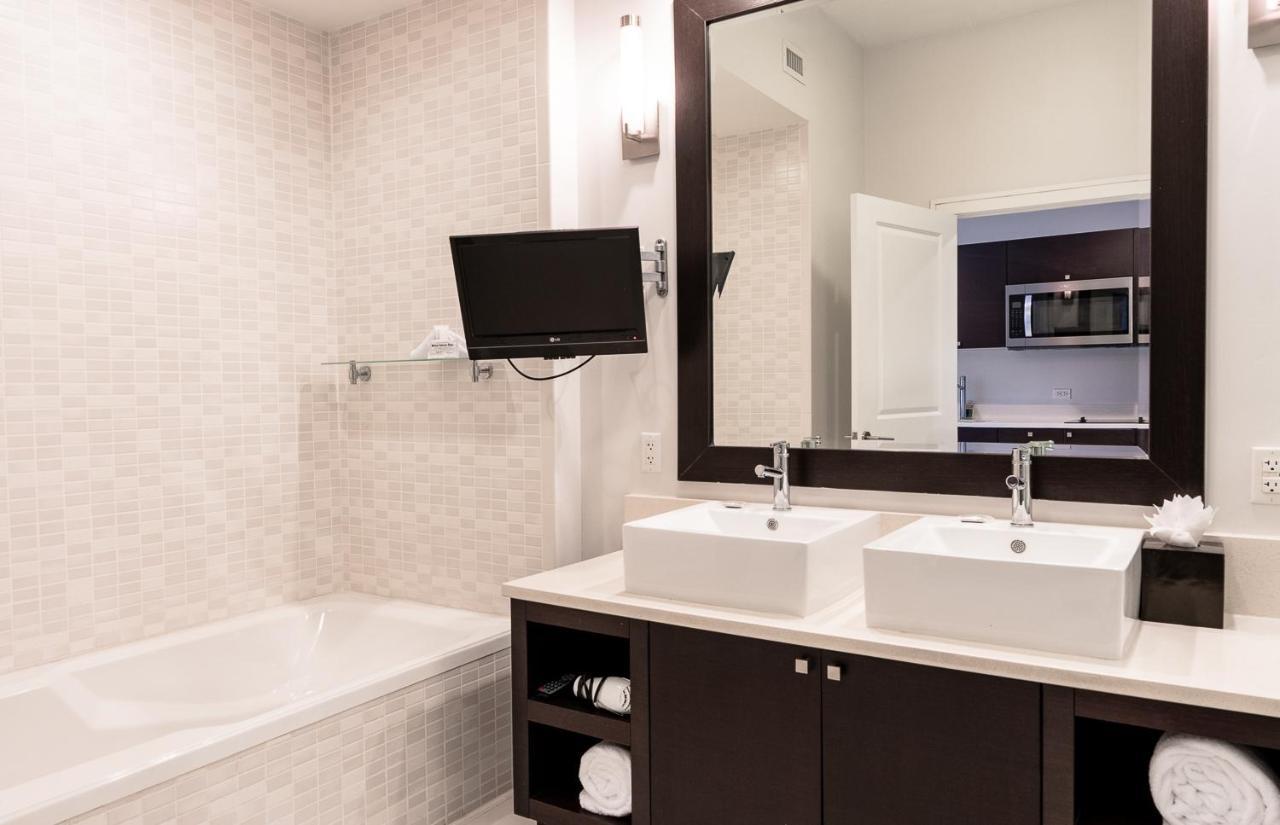 マイアミ Modern Private Studio - King Bed, Jacuzzi, Balcony And Poolアパートホテル エクステリア 写真